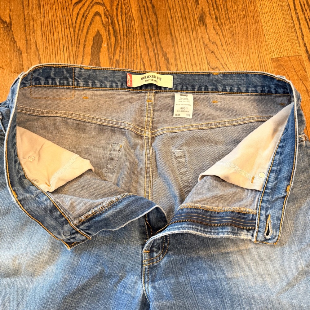 Levi's Men's Light Blue Relaxed Straight Jeans - Picture 4 of 10